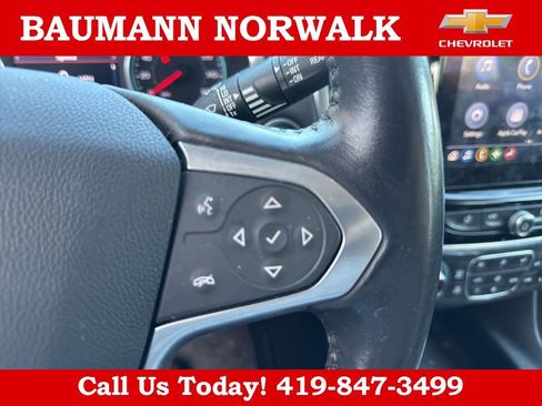 Used 2021 Chevrolet Traverse LT FWD image 24