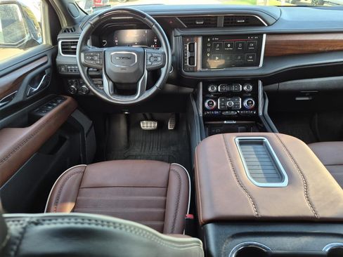 Used 2023 GMC Yukon Denali Ultimate w/ LPO, Floor Liner Package AWD/4WD image 21