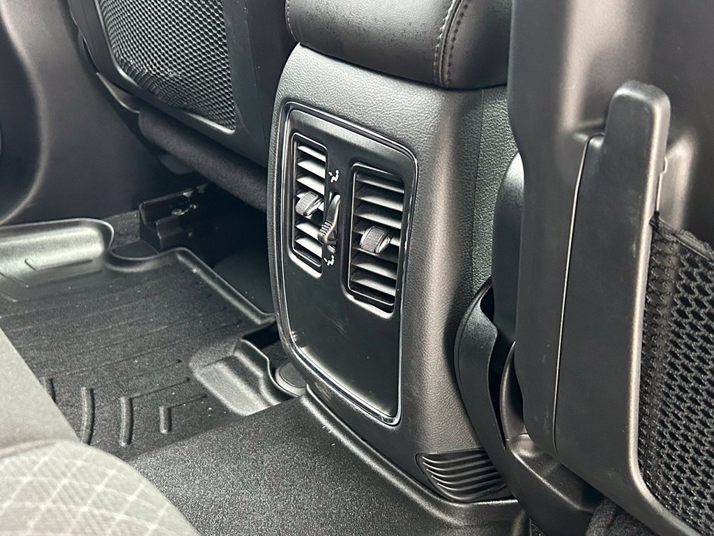 Used 2021 Jeep Grand Cherokee Laredo RWD image 33