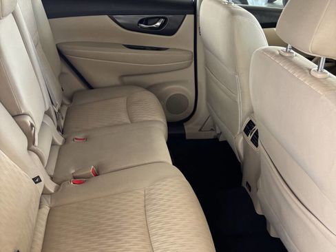 Used 2019 Nissan Rogue SV image 20