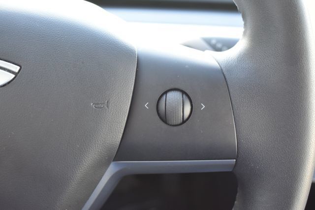 Used 2020 Tesla Model 3 Standard Range Plus RWD image 22