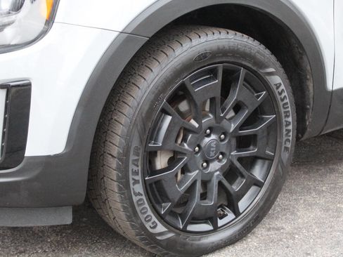 Used 2021 Kia Telluride EX w/ EX Premium Package image 25