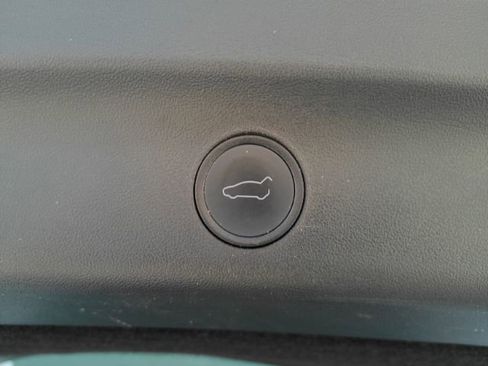 Used 2022 Tesla Model Y Performance image 26