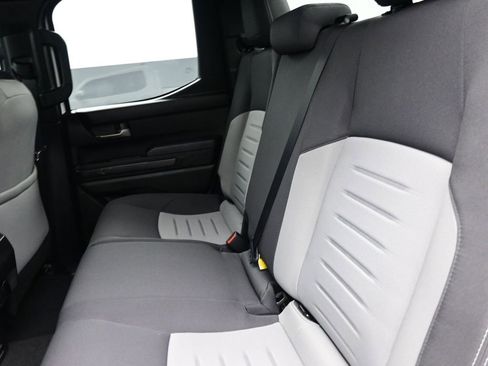 Used 2024 Toyota Tacoma TRD Sport image 12