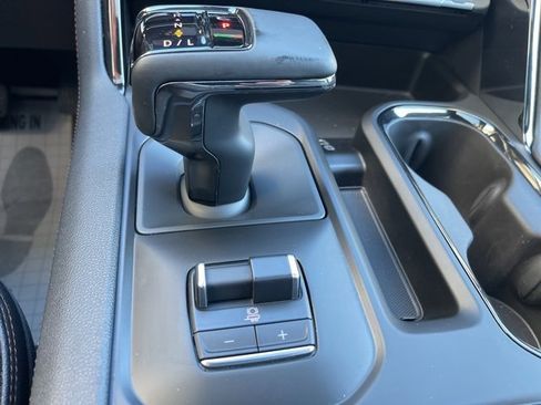 Used 2024 GMC Sierra 1500 AT4 w/ Technology Package image 28