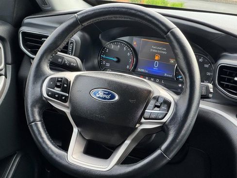 Used 2023 Ford Explorer XLT w/ Equipment Group 202A image 13