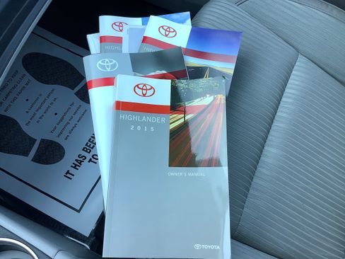 Used 2015 Toyota Highlander Plus image 24