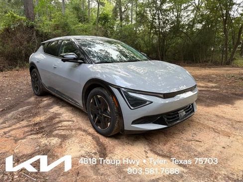 Used 2025 Kia EV6 Wind RWD image 1