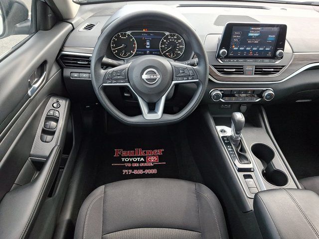 Used 2025 Nissan Altima 2.5 SV AWD/4WD image 11