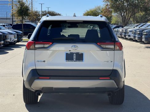 Used 2022 Toyota RAV4 Limited image 8