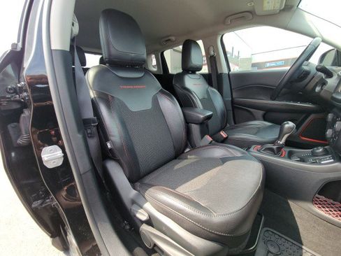 Used 2019 Jeep Compass Trailhawk image 12