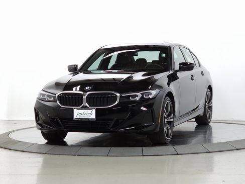 Used 2023 BMW 330i xDrive Sedan w/ Convenience Package image 4