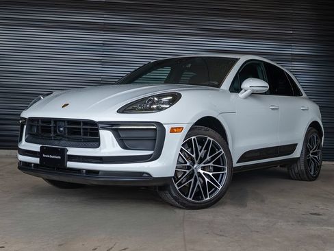 Certified 2024 Porsche Macan AWD/4WD image 1