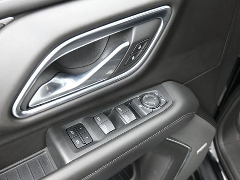 Used 2021 Chevrolet Suburban LT image 17