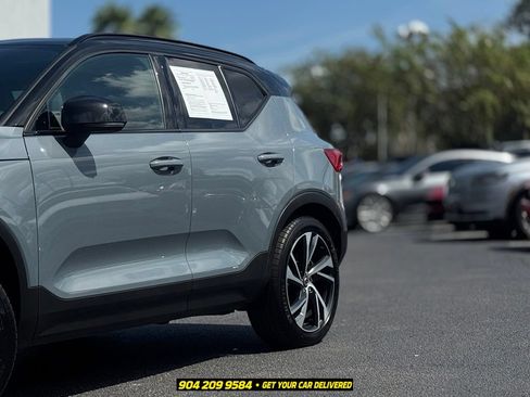 Used 2022 Volvo XC40 T5 R-Design w/ Climate Package AWD/4WD image 3