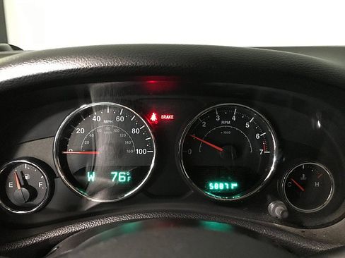 Used 2015 Jeep Wrangler Unlimited Sport w/ Connectivity Group AWD/4WD image 22