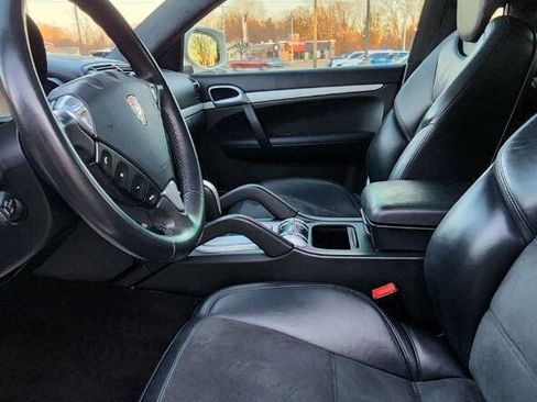 Used 2010 Porsche Cayenne GTS image 25