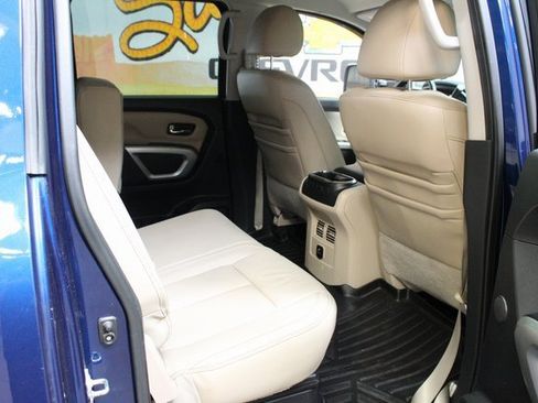 Used 2016 Nissan Titan SL image 9