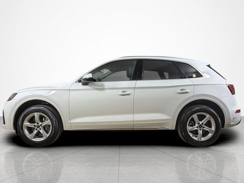 Used 2023 Audi Q5 2.0T Premium w/ Convenience Package AWD/4WD image 2