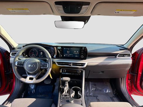 Used 2021 Kia K5 LX FWD image 3