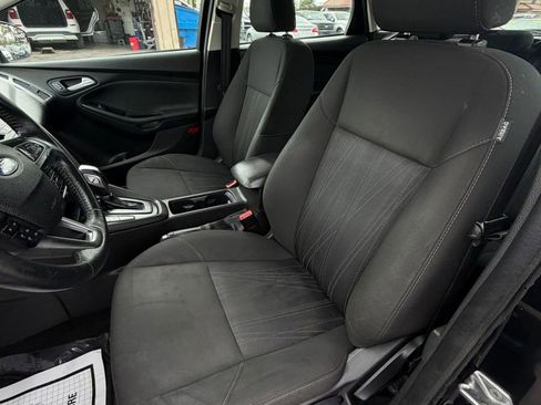 Used 2016 Ford Focus SE w/ SE Cold Weather Package FWD image 24