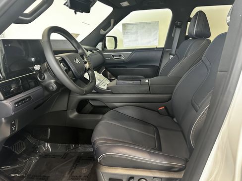 New 2026 INFINITI QX80 4WD image 17