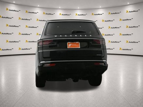 Used 2024 Jeep Wagoneer L Series II w/ Flexible Seating Group AWD/4WD image 47