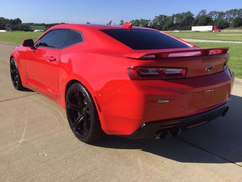 Used 2016 Chevrolet Camaro SS RWD image 4