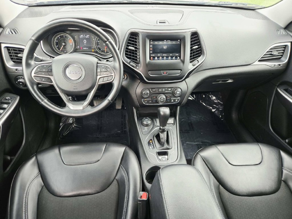 Used 2019 Jeep Cherokee Latitude Plus w/ Comfort/Convenience Group AWD/4WD image 9