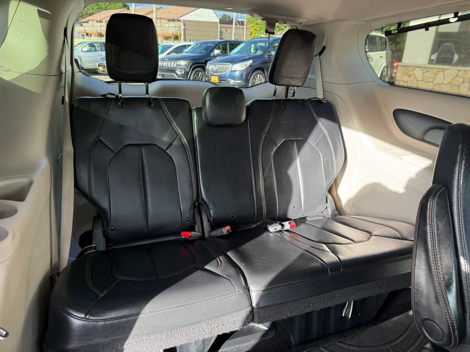 Used 2019 Chrysler Pacifica Touring-L FWD image 23