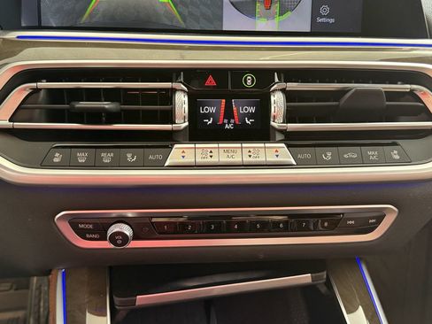 Used 2021 BMW X5 xDrive40i w/ M Sport Package AWD/4WD image 18