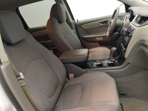 Used 2017 Chevrolet Traverse LT image 21