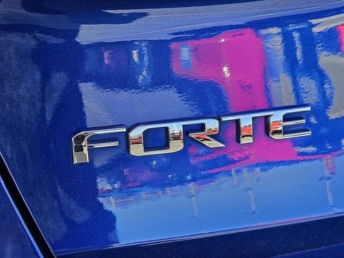 Used 2018 Kia Forte LX w/ LX Popular Package image 12