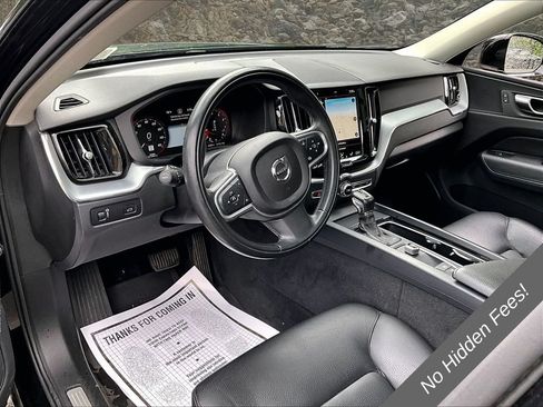 Used 2018 Volvo XC60 T5 Momentum w/ Vision Package AWD/4WD image 12