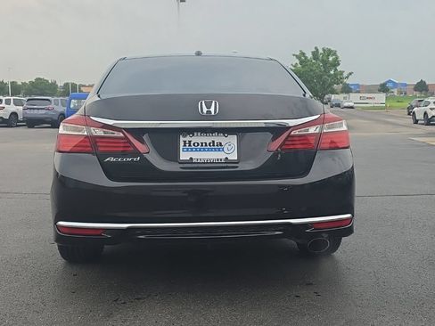 Used 2016 Honda Accord EX image 6