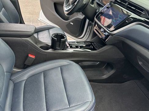 Used 2022 Chevrolet Bolt EUV Premier w/ Launch Edition FWD image 9