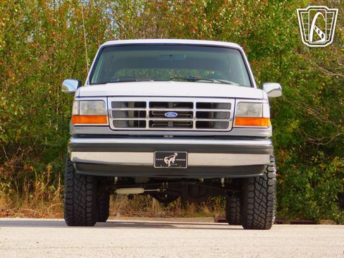Used 1995 Ford Bronco XLT AWD/4WD image 5