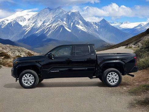 Certified 2025 Toyota Tacoma SR5 AWD/4WD image 2