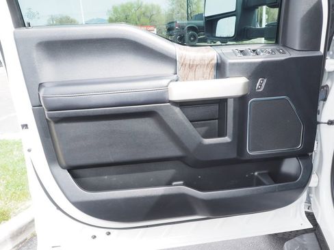 Used 2017 Ford F350 Lariat w/ Chrome Package image 14