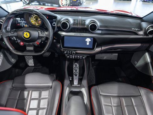 Used 2019 Ferrari Portofino RWD image 45