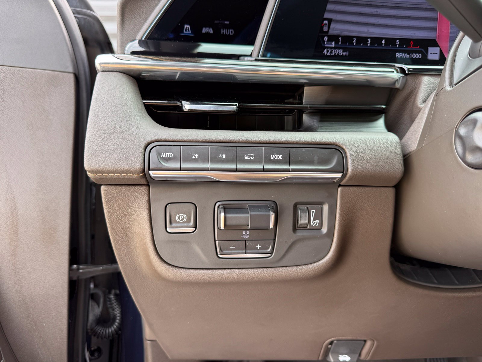 Used 2024 Cadillac Escalade ESV Sport AWD/4WD image 23