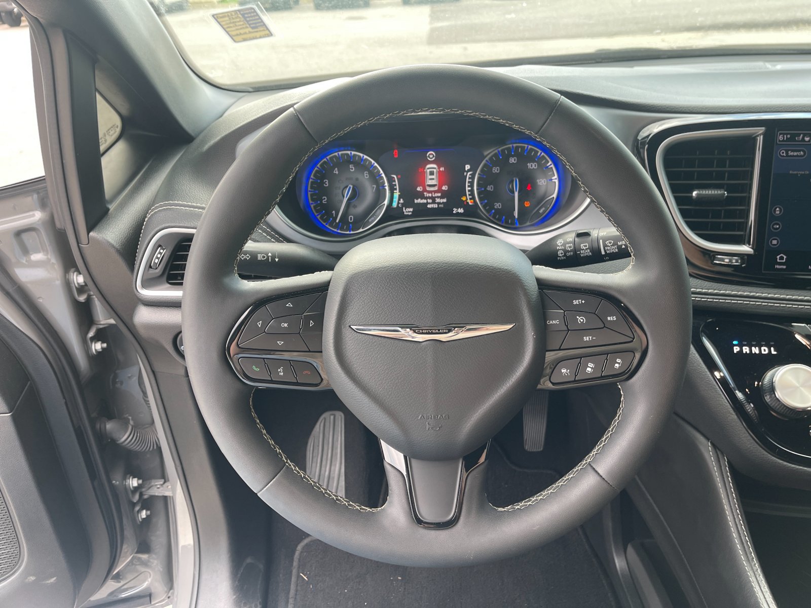 Used 2025 Chrysler Pacifica Limited FWD image 27