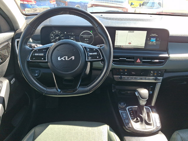 Certified 2024 Kia Seltos SX w/ SX Sunroof Package AWD/4WD image 11