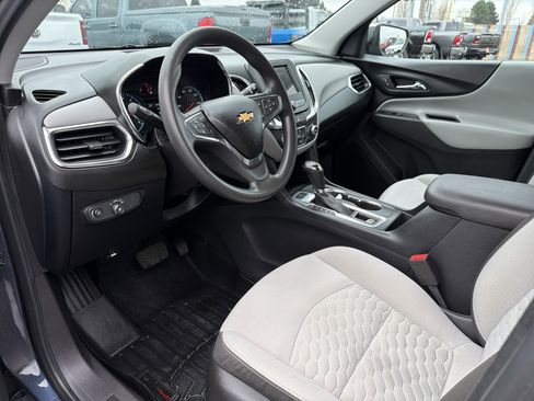 Used 2019 Chevrolet Equinox LS w/ LPO, Chrome Package image 9