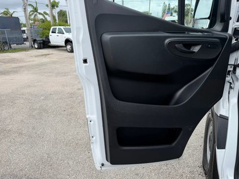 Used 2025 Mercedes-Benz Sprinter 2500 image 10