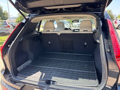 Certified 2023 Volvo XC40 B5 Plus w/ Driver Assist Package AWD/4WD image 10