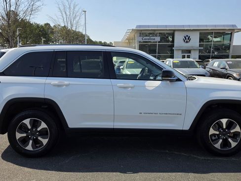 Used 2022 Jeep Grand Cherokee Limited 4xe image 3