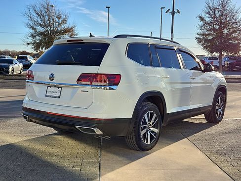 Certified 2022 Volkswagen Atlas SE image 3