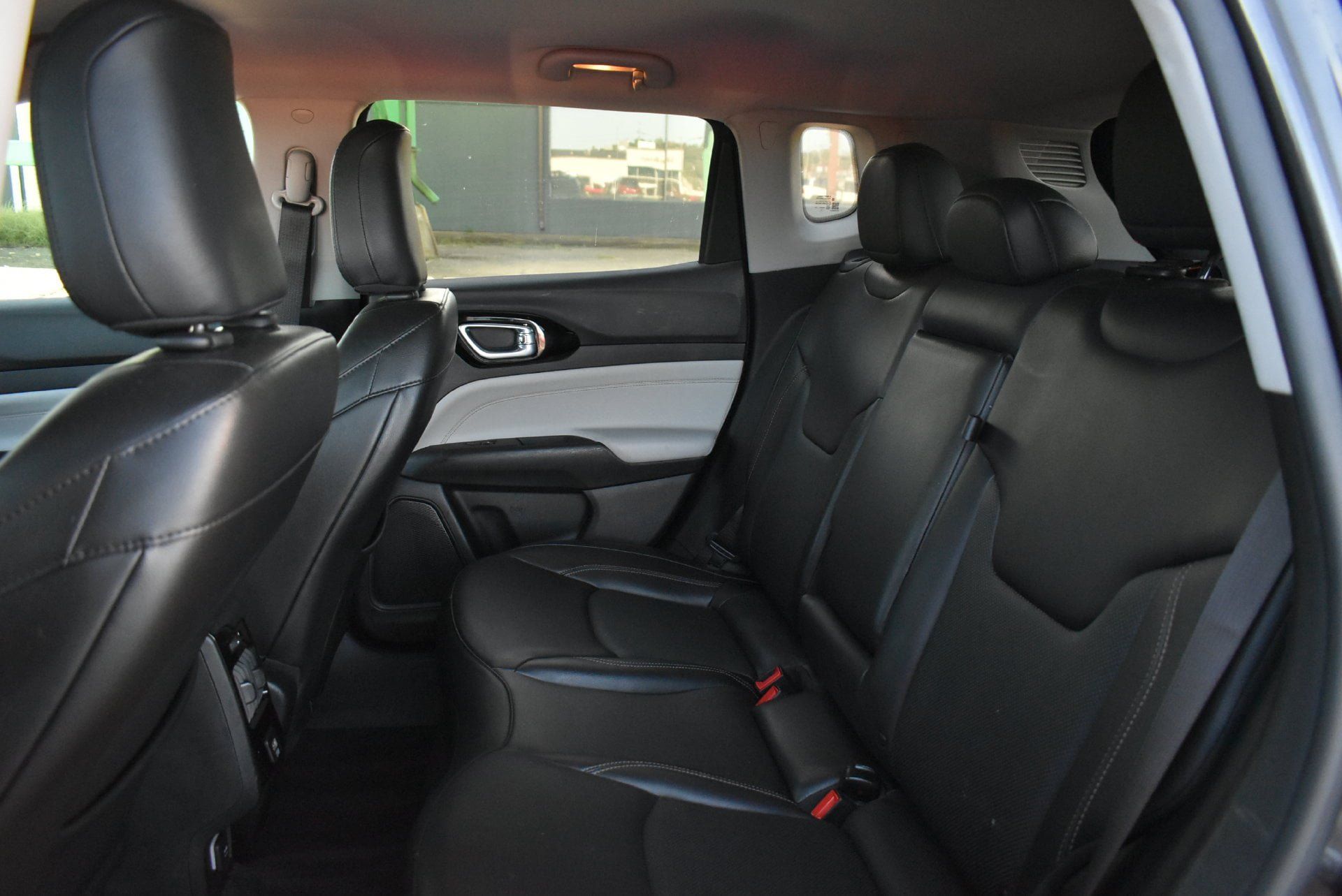 Used 2022 Jeep Compass Limited AWD/4WD image 16