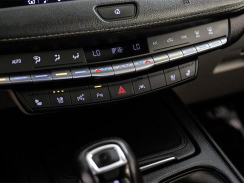 Used 2019 Cadillac XT4 Premium Luxury image 27